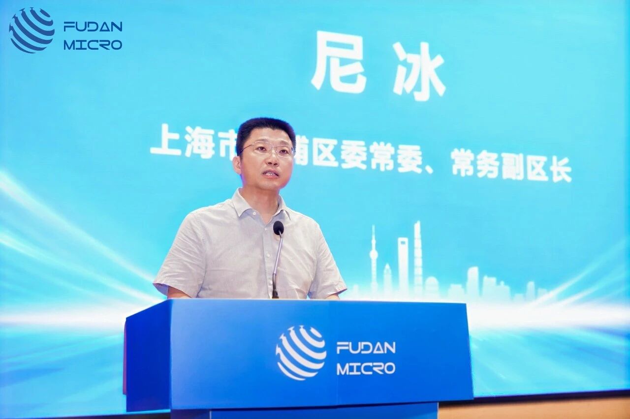 黨委常委、常務副校長 許征副區長 尼冰